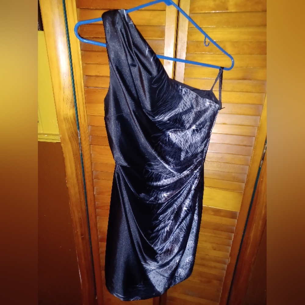 Elegant Black One-Shoulder AGB Dress Size 6
